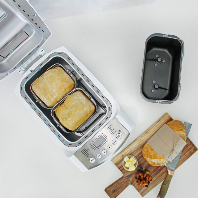 Taurus Pa Casola 850W Bread Maker with bread
