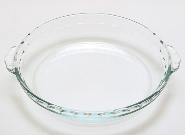 Pyrex Bake & Enjoy Glass Pie Dish, 22cm