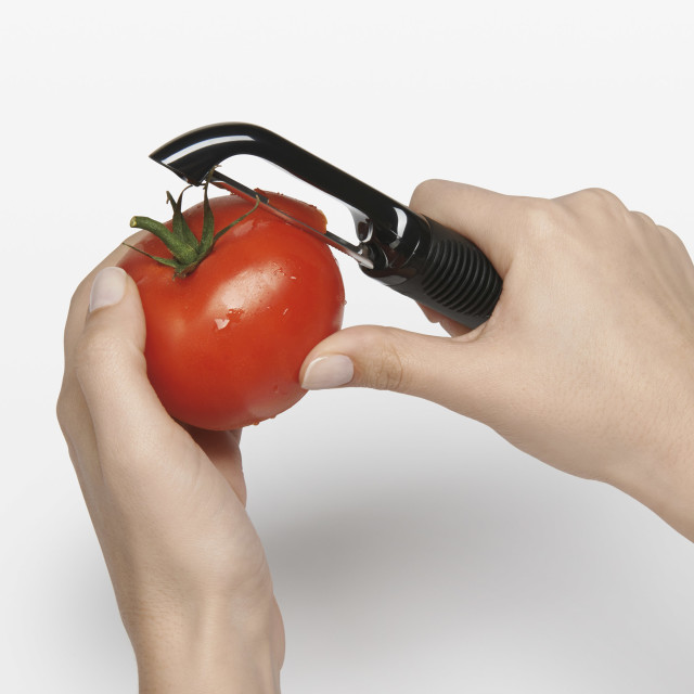 OXO Good Grips Serrated Peeler