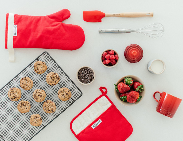Le Creuset Oven Mitt