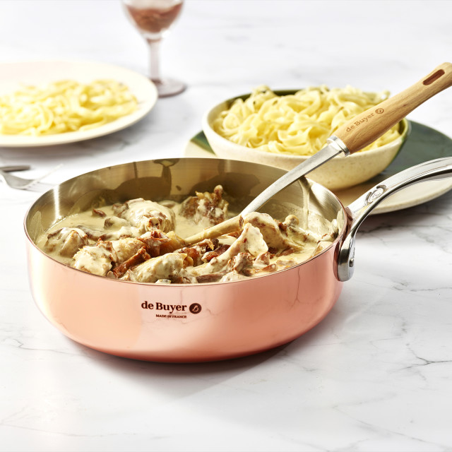 De Buyer Inocuivre Sauté Pan with Lid, 24cm lifestyle