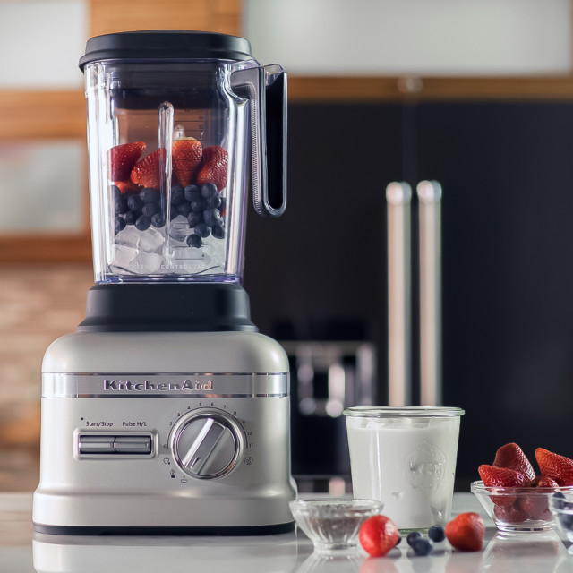 KitchenAid Artisan Power Plus Blender Jar, 1.65L with berries and yoghurt 