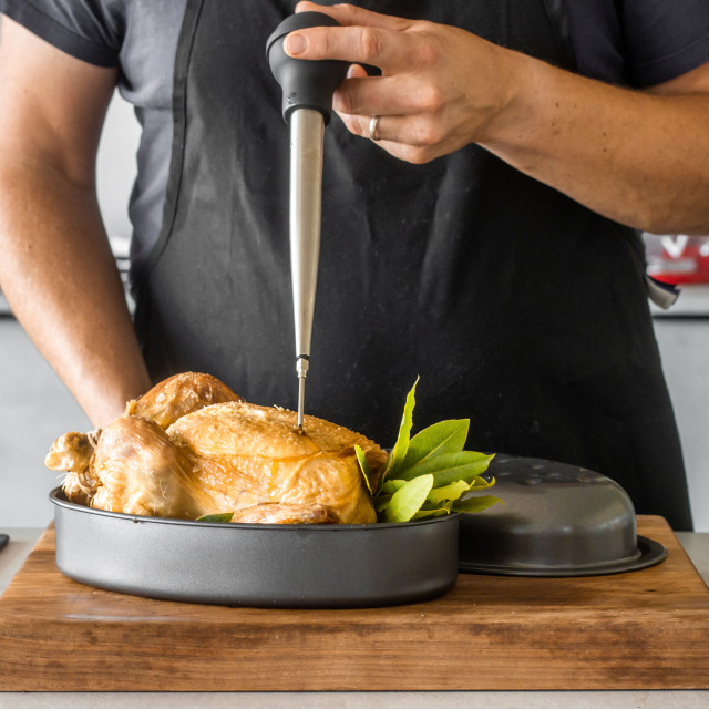MasterClass Non-Stick Covered Oval Roasting Pan, 27cm with roasted chicken