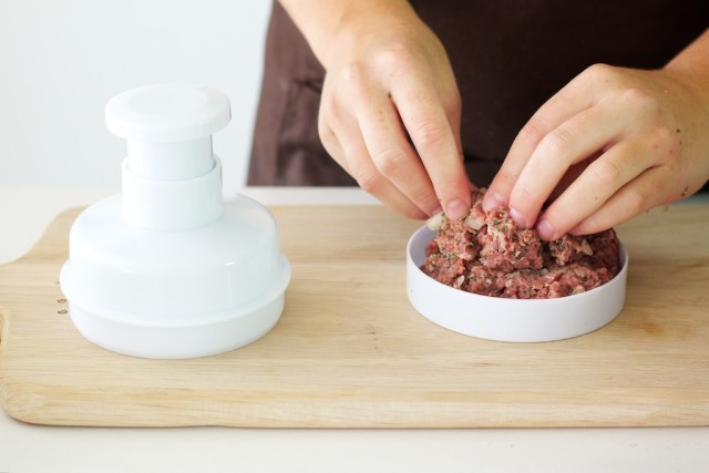KitchenCraft Burger Maker With 100 Wax Discs