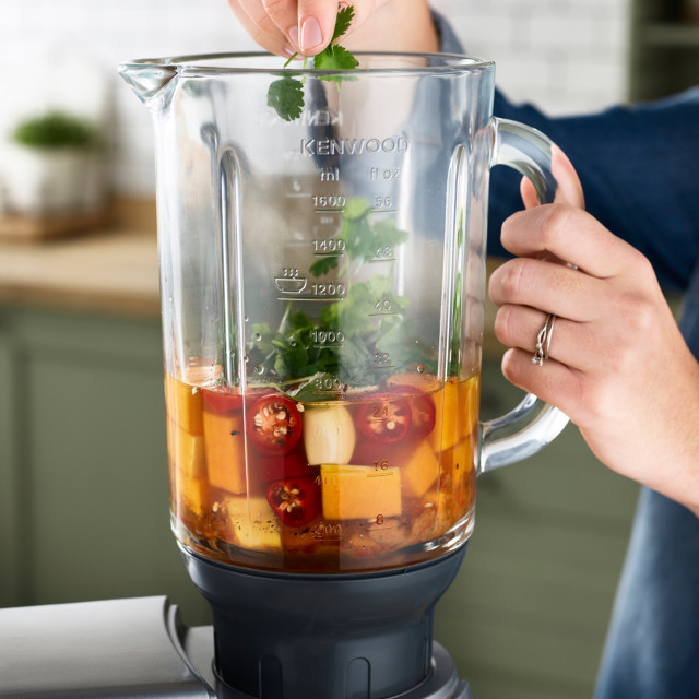 Kenwood Chef & Chef XL Stand Mixer Glass Blender Attachment with veggies and other ingredients