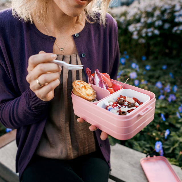 Lifestyle image of Mepal Large Bento Lunch Box