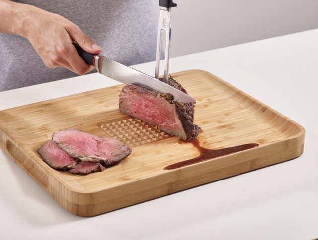 Joseph Joseph Cut & Carve Bamboo Chopping Board