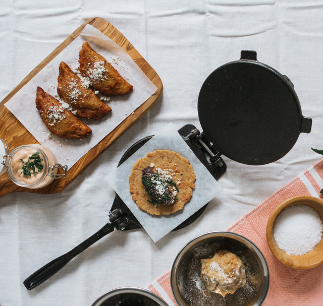 Victoria Seasoned Cast Iron Tortilla Press