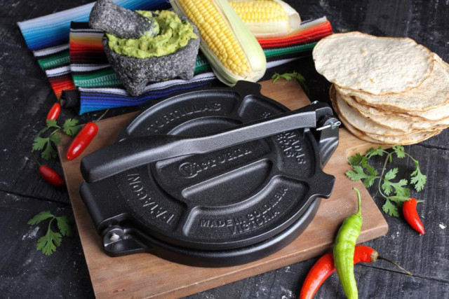 Victoria Seasoned Cast Iron Tortilla Press