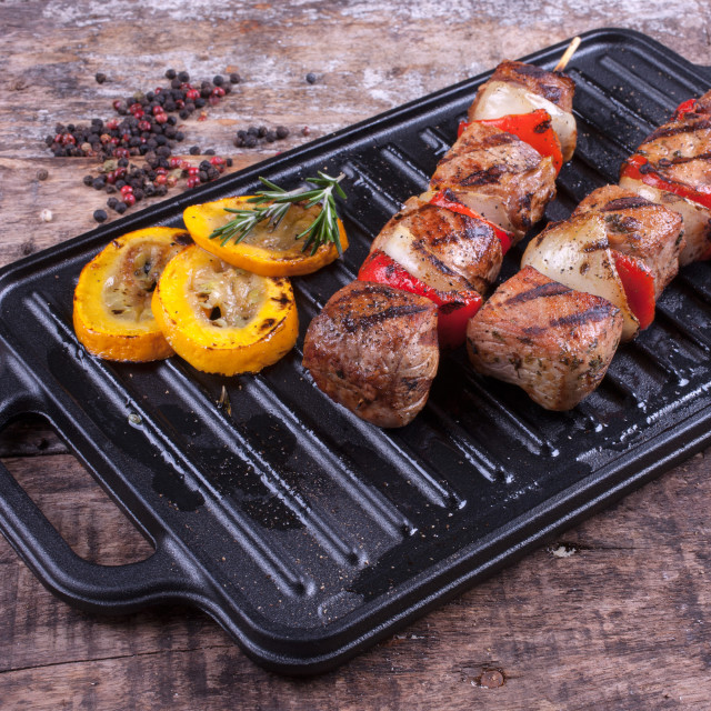 Victoria Seasoned Cast Iron Reversible Griddle, 32cm with meat