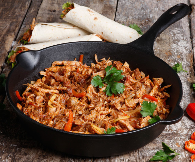 Victoria Seasoned Cast Iron Skillet