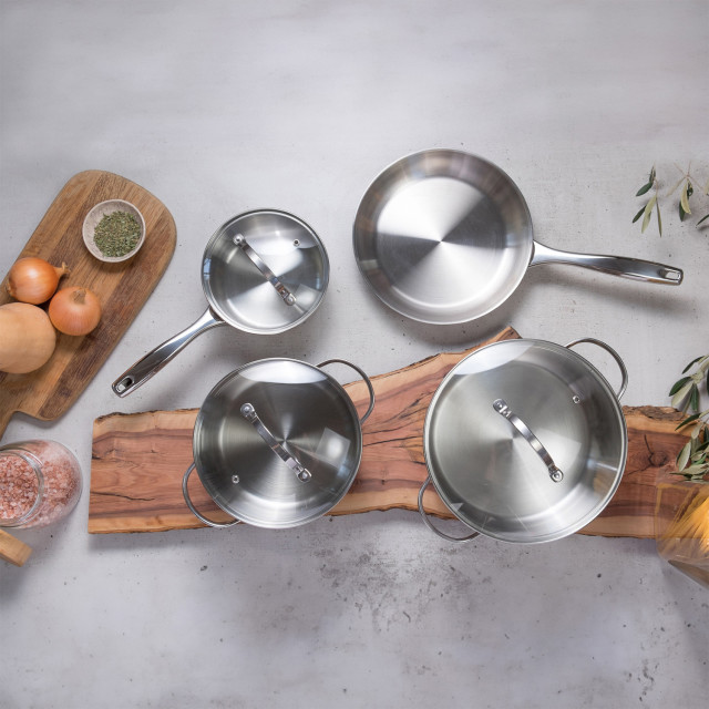Amsterdam Stainless Steel Cookware Set + free glove, 7-Piece on the table