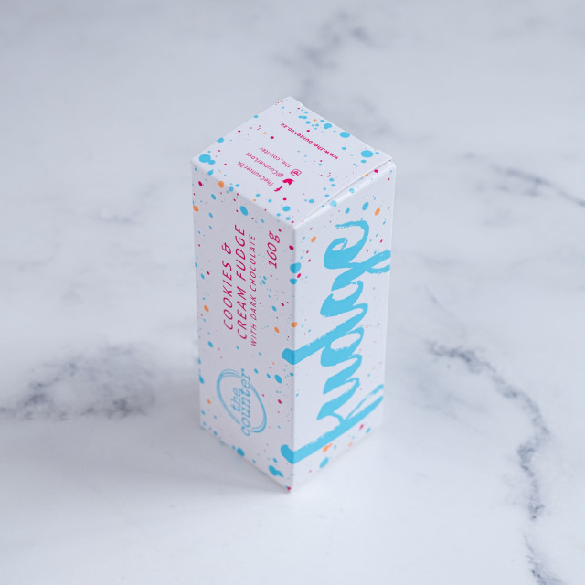 The Counter Cookies & Cream Fudge with Dark Chocolate, 160g angle
