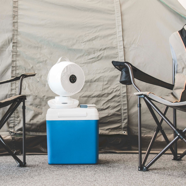 Meaco MeacoFAN 650 USB Personal Fan with camping chairs