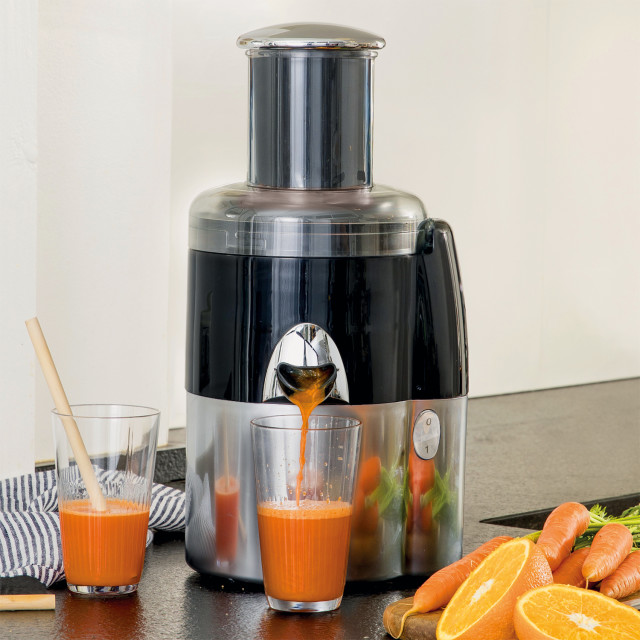 Magimix Juice Expert 3 Cold Press Centrifugal Juicer with carrot juice