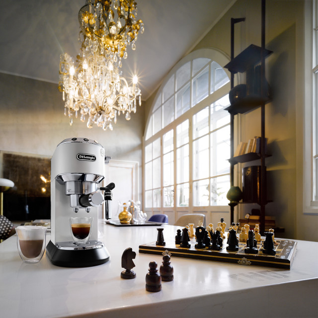 DeLonghi Dedica Pump Manual Espresso Coffee Machine, EC685 - Matte White
