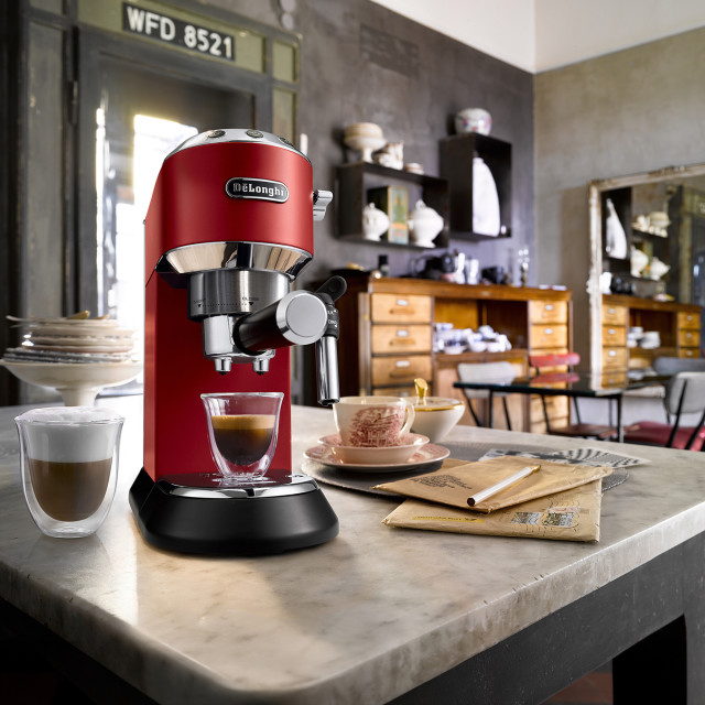 DeLonghi Dedica Pump Manual Espresso Coffee Machine, EC685 - Matte Red