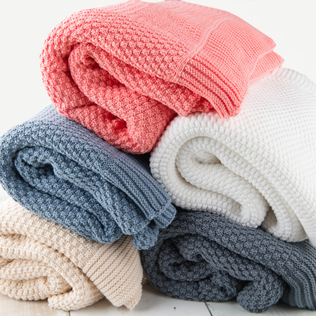 Lifestyle image of Linen Drawer Harmony Medium Pure Cotton Throw