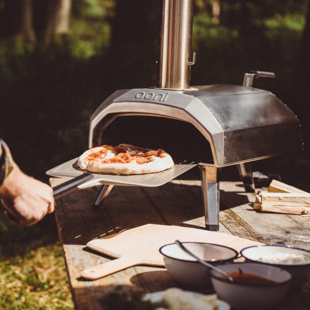 Ooni Karu 12 Wood and Charcoal Fired Pizza Oven 30cm12 inch