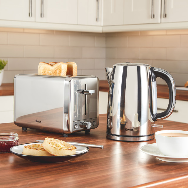 Lifestyle image of Swan Classic 2-Slice Toaster, 925W