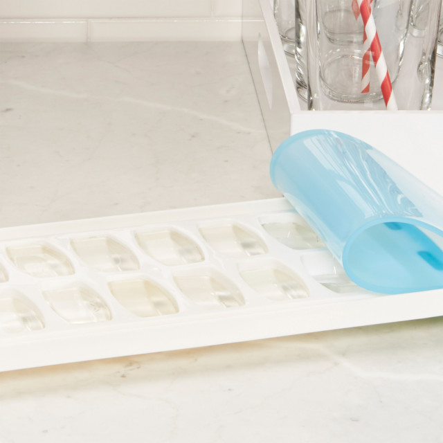 OXO Good Grips No-Spill Ice Cube Tray