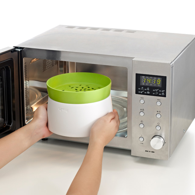 Lifestyle image of Lekue Microwave Quick Rice & Quinoa Cooker