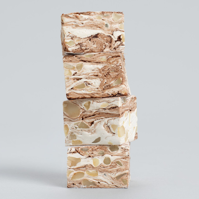 1701 Dark Chocolate & Macadamia Nougat Handbags, 140g nougat