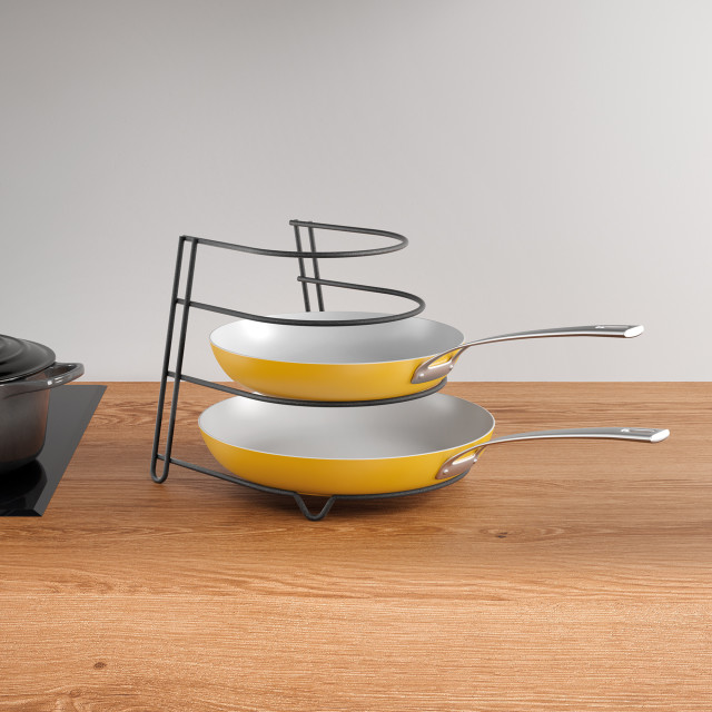 Metaltex Lava Canyon Frying Pan Holder in use
