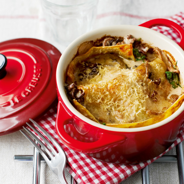 Le Creuset Mini Stoneware Cocotte with Gold Heart Knob, 10cm