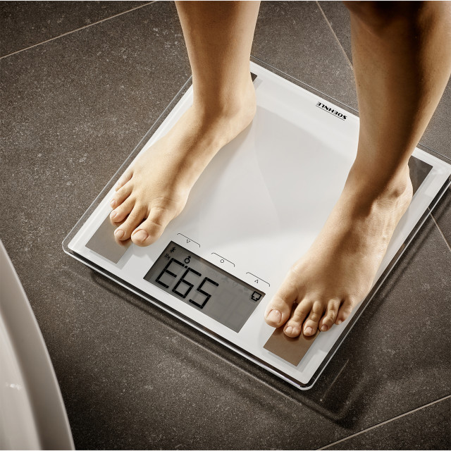 Soehnle Black Style Sense Compact 100 Bathroom Scale, 180kg in use