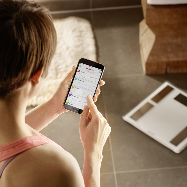 Soehnle Black Style Sense Compact 100 Bathroom Scale, 180kg in use