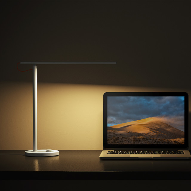Xiaomi Mi LED Desk Lamp 1S in use