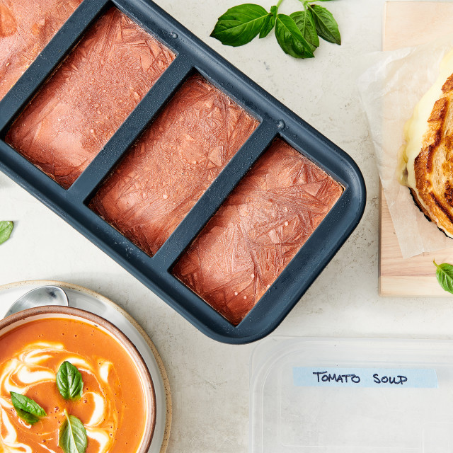 Souper Cubes Souper Cubes 1-Cup Silicone Food Storage Tray with Lid - Grey with frozen tomato soup
