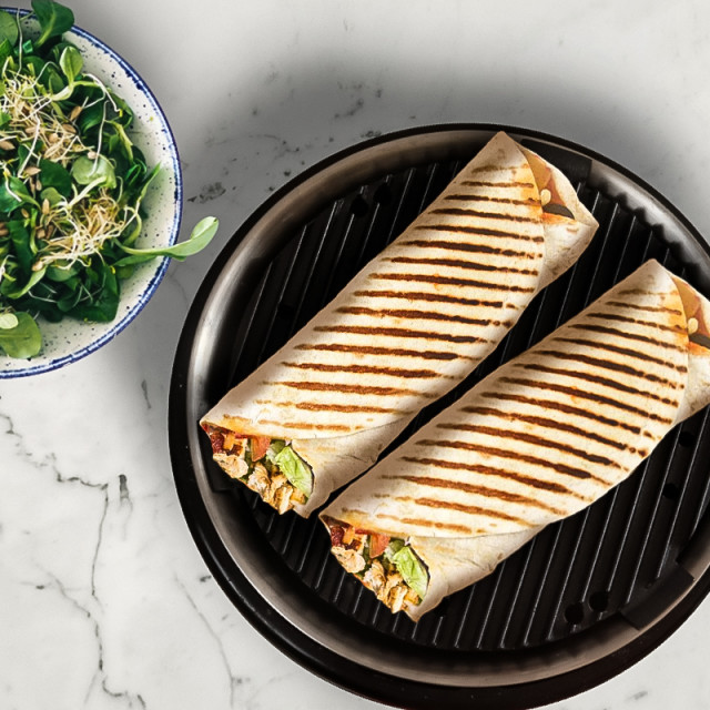 Cobb Griddle for Premier Cooking System with wraps