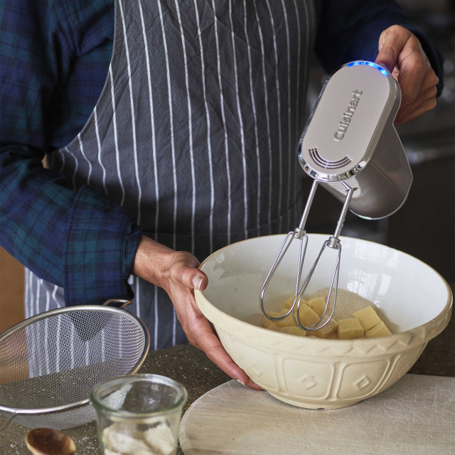 Cuisinart Cuisinart Cordless Hand Mixer in use