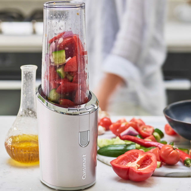Cuisinart Cuisinart Cordless Compact Blender in use