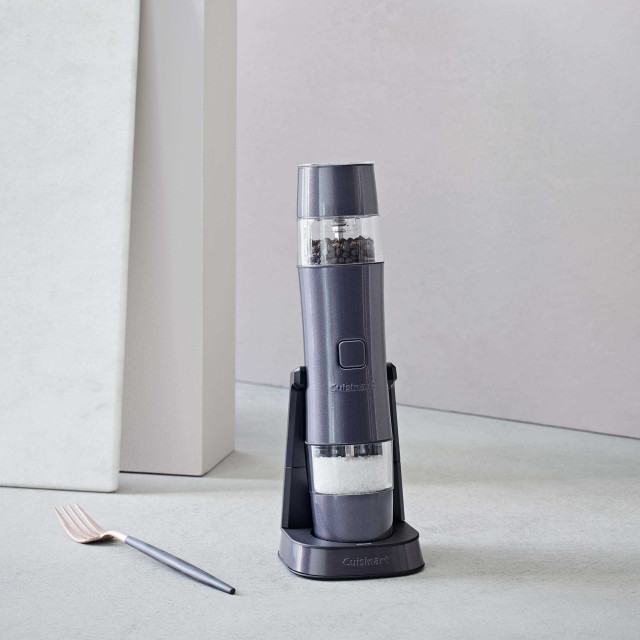 Cuisinart Cuisinart Seasoning Mill - Blue in use