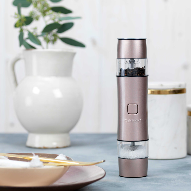 Cuisinart Cuisinart Seasoning Mill - Pink in use