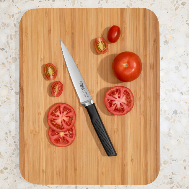 Humble & Mash Gripline Series Serrated Utility Knife, 12cm in use