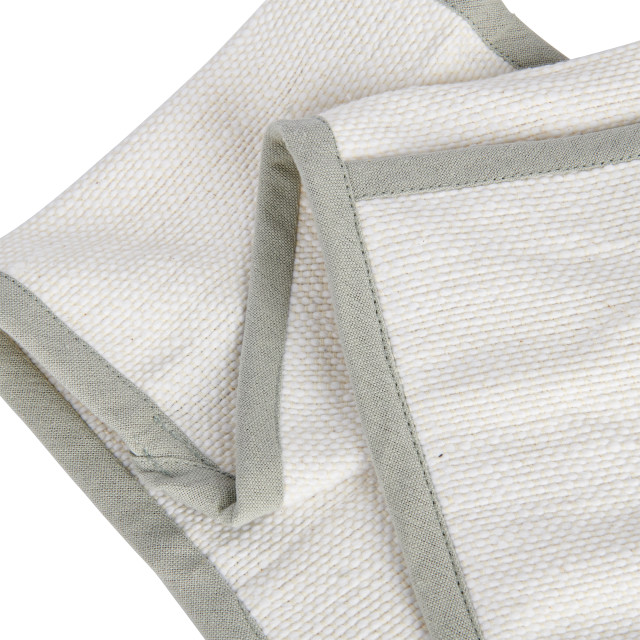 KitchenCraft Heavy Duty Oven Gloves with Bound Edge close up