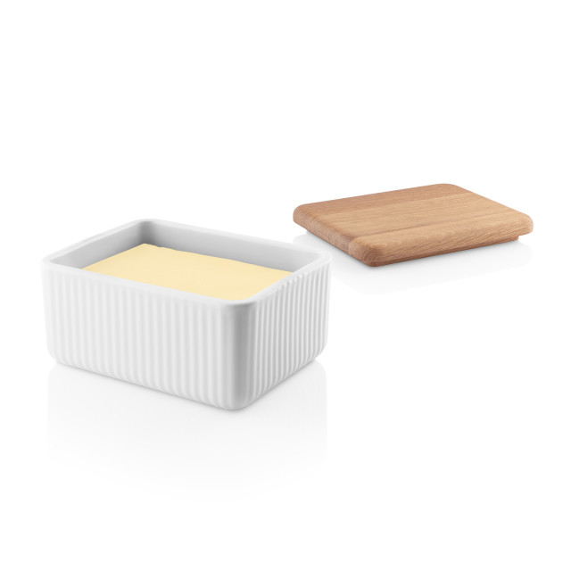 Eva Solo Legio Nova Butter Dish with Oak Lid in use