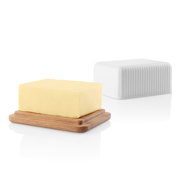 Eva Solo Legio Nova Butter Dish with Oak Lid in use