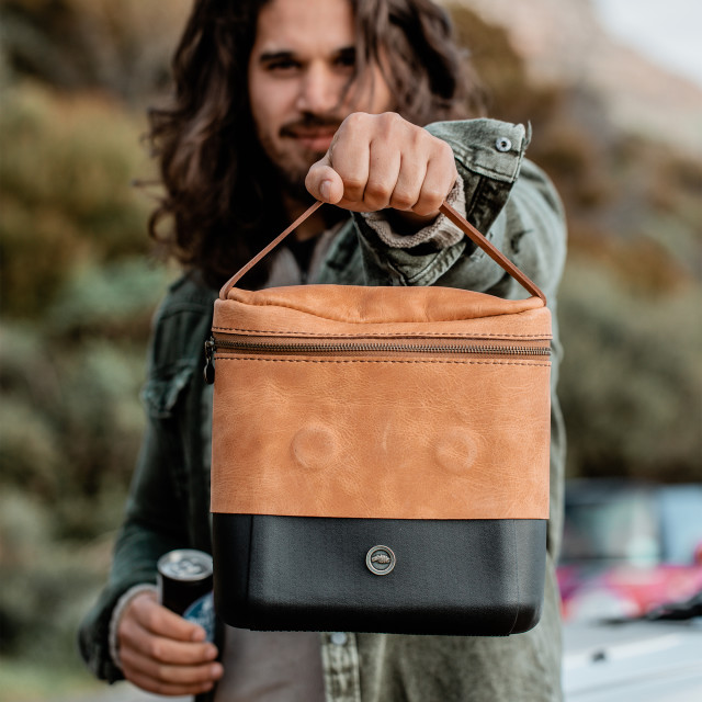 Original Magpie Gin Bag - Tan in use