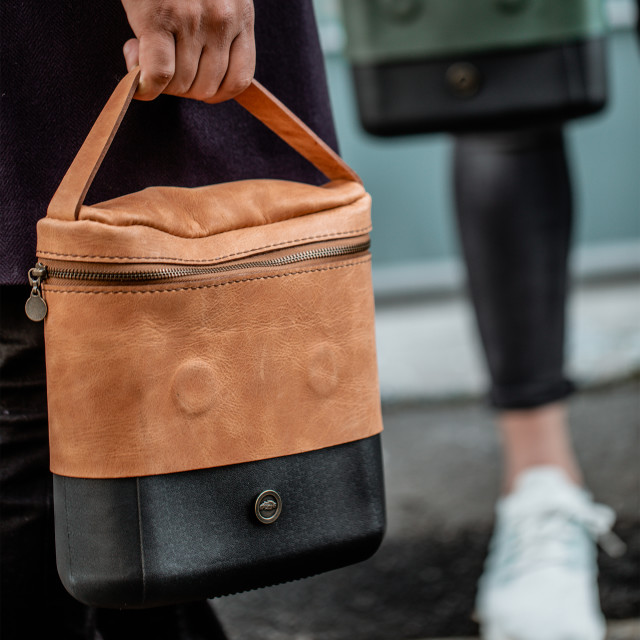 Original Magpie Gin Bag - Tan in use