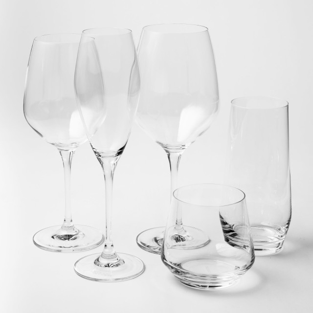 Jan Champagne Glasses in Gift Box, Set of 4 in use