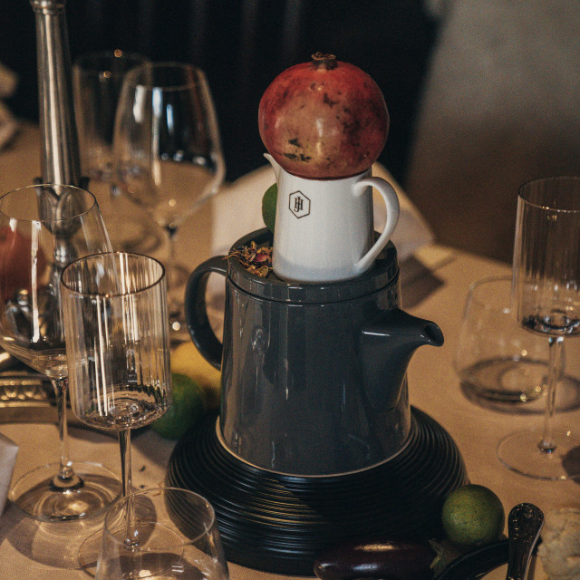 JAN Flat Stackable Teapot