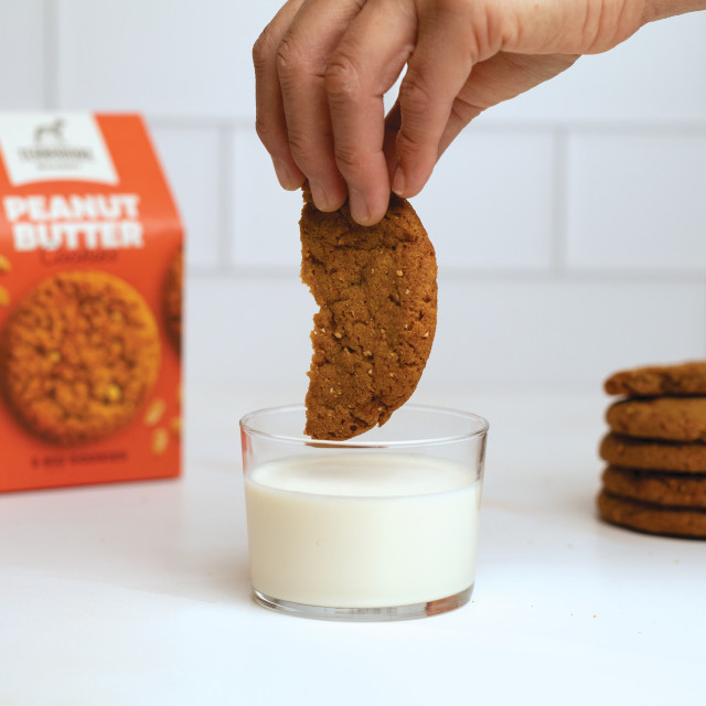 Terbodore Bakery Peanut Butter Cookies, 220g in use