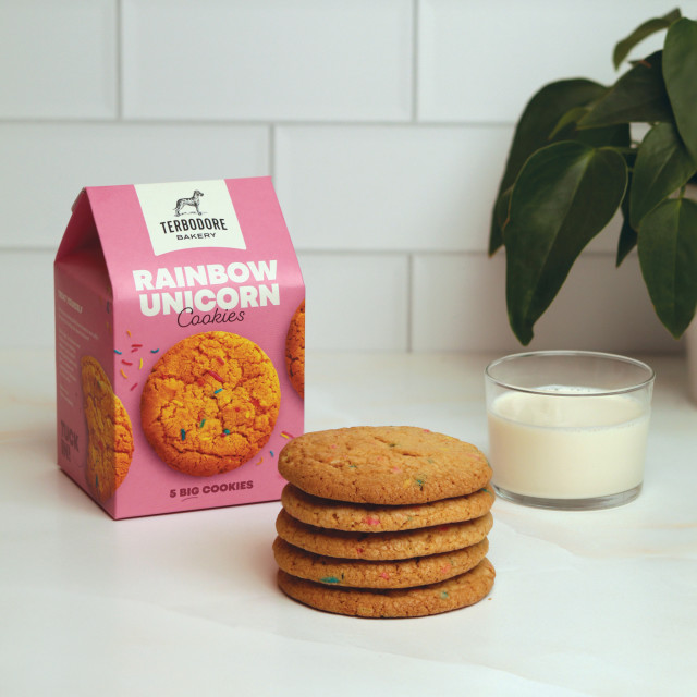 Terbodore Bakery Rainbow Unicorn Cookies, 220g in use