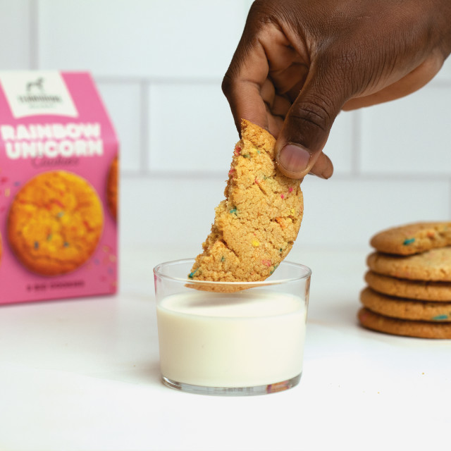 Terbodore Bakery Rainbow Unicorn Cookies, 220g in use