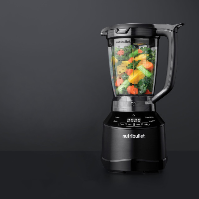 Nutribullet 1500W Smart Touch Blender in use